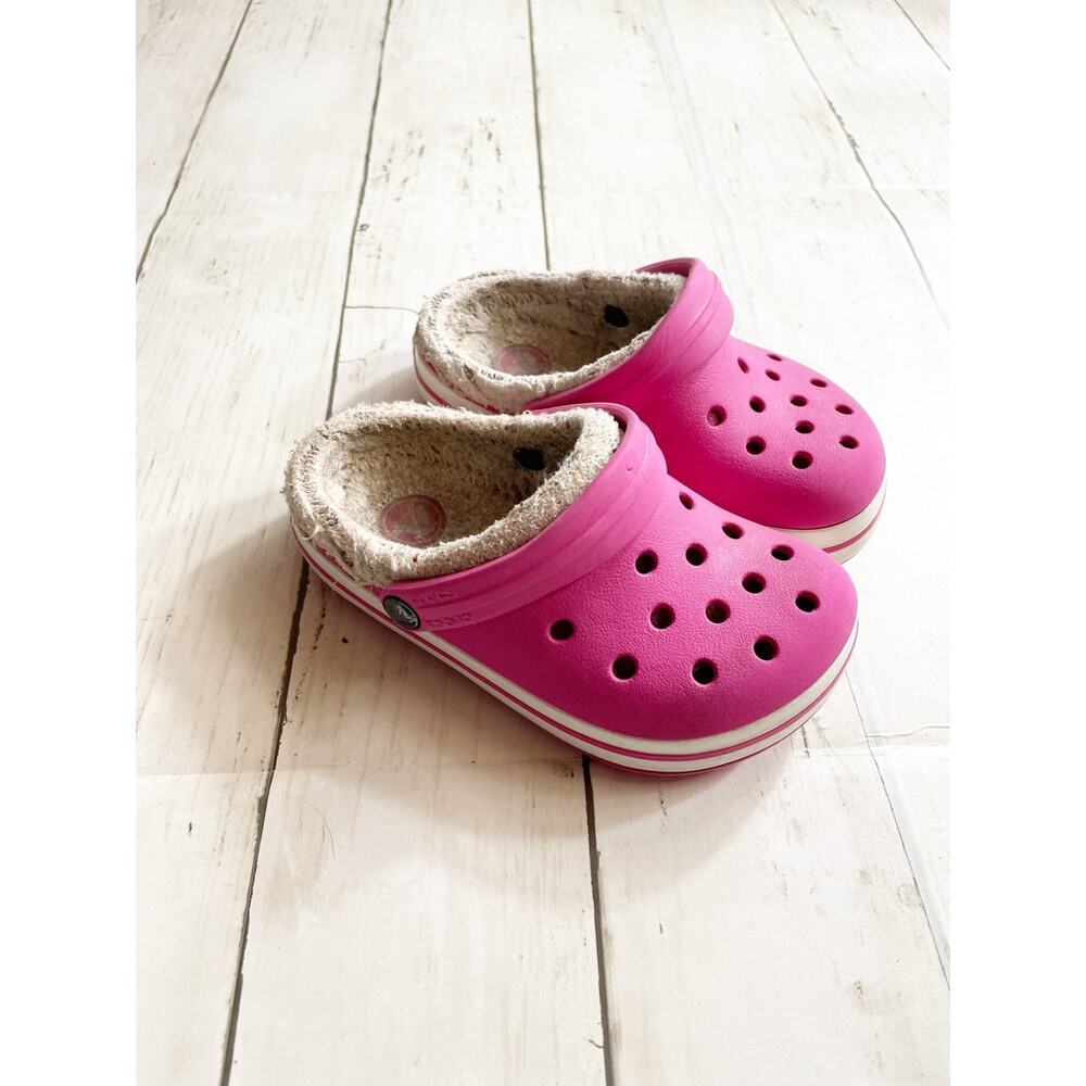 Crocs Pink Fleece Lined Child Size 8/9